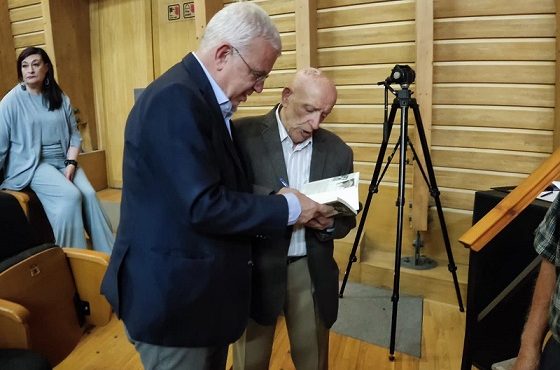 ΠΑΡΟΥΣΙΑΣΗ ΒΙΒΛΙΟΥ ΤΟΥ ΓΙΩΡΓΟΥ ΤΣΙΦΛΟΓΛΟΥ ΜΕ ΤΗ ΖΩΗ ΕΝΟΣ ΜΑΧΗΤΗ ΤΟΥ «ΑΡΙΣΤΟΤΕΛΙΤΗ» (ΣΤΙΣ 14-5-2022)