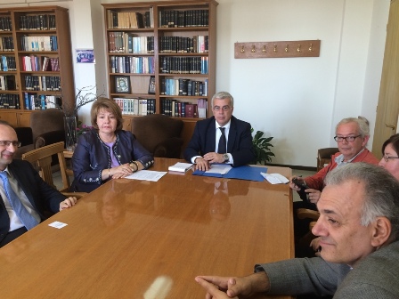 Δ.Τ ΤΟΥ ΔΙΚΗΓΟΡΙΚΟΥ ΣΥΛΛΟΓΟΥ ΘΕΣΣΑΛΟΝΙΚΗΣ: « ΕΠΙΣΚΕΨΗ ΣΤΡΑΤΟΥ ΣΙΜΟΠΟΥΛΟΥ ΣΤΟ ΔΙΚΑΣΤΙΚΟ ΜΕΓΑΡΟ ΘΕΣΣΑΛΟΝΙΚΗΣ» (21-10-2014) Δ.Τ ΤΟΥ ΔΙΚΗΓΟΡΙΚΟΥ ΣΥΛΛΟΓΟΥ ΘΕΣΣΑΛΟΝΙΚΗΣ: « ΕΠΙΣΚΕΨΗ ΣΤΡΑΤΟΥ ΣΙΜΟΠΟΥΛΟΥ ΣΤΟ ΔΙΚΑΣΤΙΚΟ ΜΕΓΑΡΟ ΘΕΣΣΑΛΟΝΙΚΗΣ» (21-10-2014)